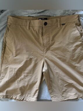 Men’s Hurley Khaki Casual Men's Shorts WORN ONCE